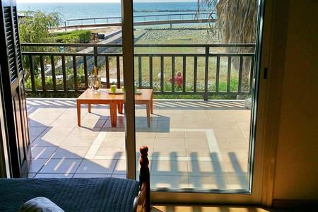 Larnaka Beach House 3 エクステリア 写真